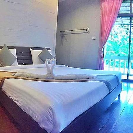 Marina Hut Guest House Ko Lanta Екстериор снимка