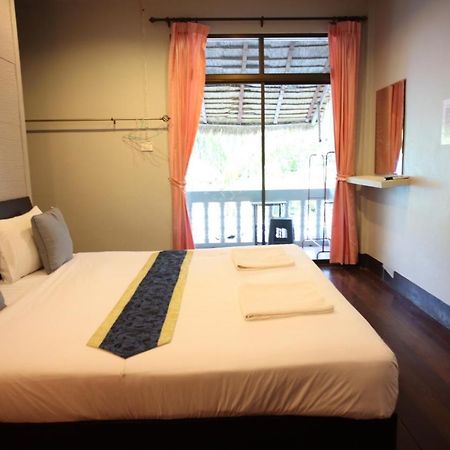 Marina Hut Guest House Ko Lanta Екстериор снимка