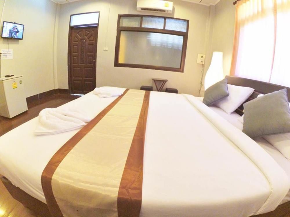 Marina Hut Guest House Ko Lanta Екстериор снимка