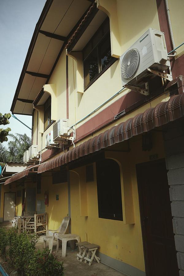 Marina Hut Guest House Ko Lanta Екстериор снимка