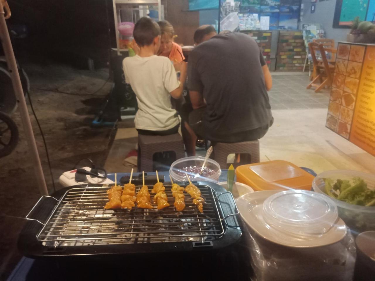 Marina Hut Guest House Ko Lanta Екстериор снимка