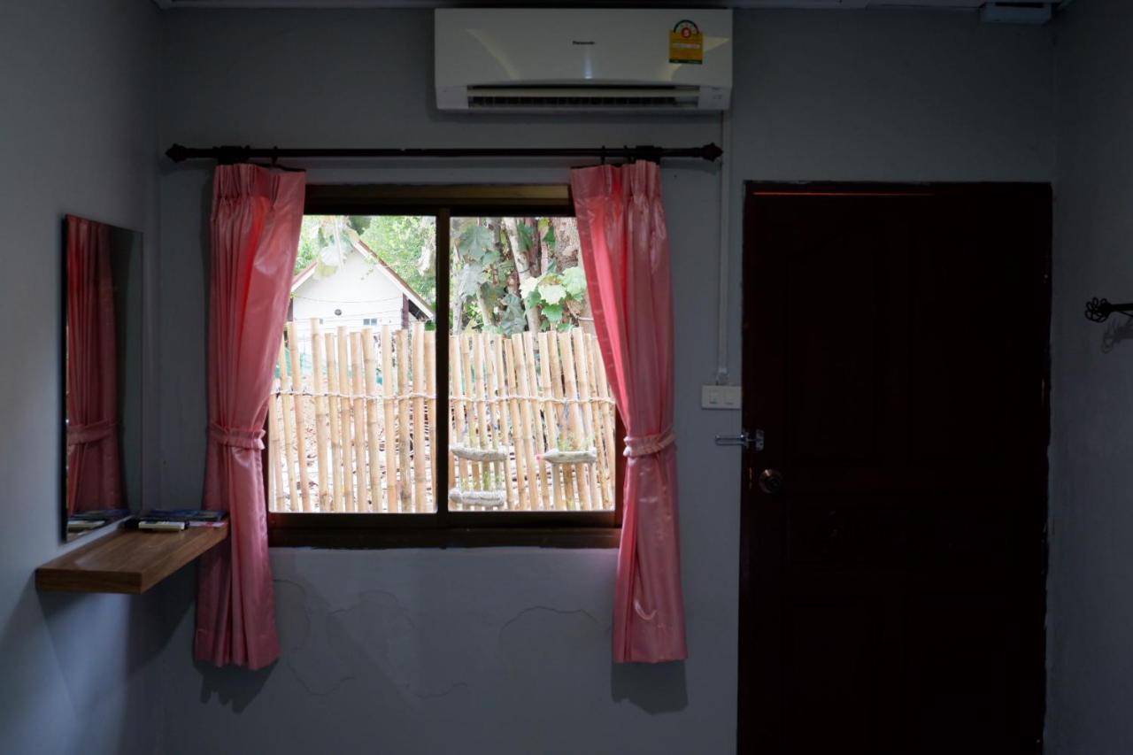 Marina Hut Guest House Ko Lanta Екстериор снимка