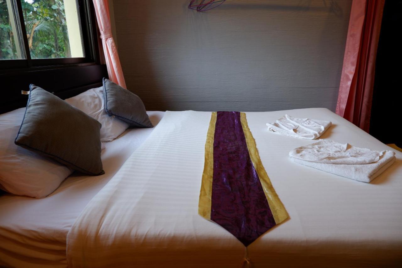 Marina Hut Guest House Ko Lanta Екстериор снимка