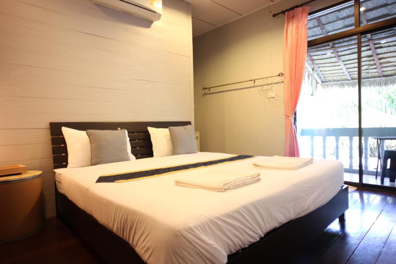 Marina Hut Guest House Ko Lanta Екстериор снимка