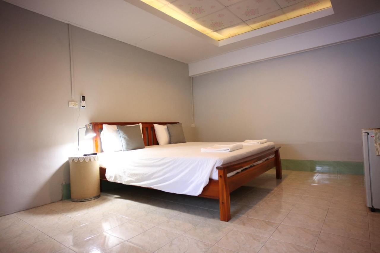Marina Hut Guest House Ko Lanta Екстериор снимка