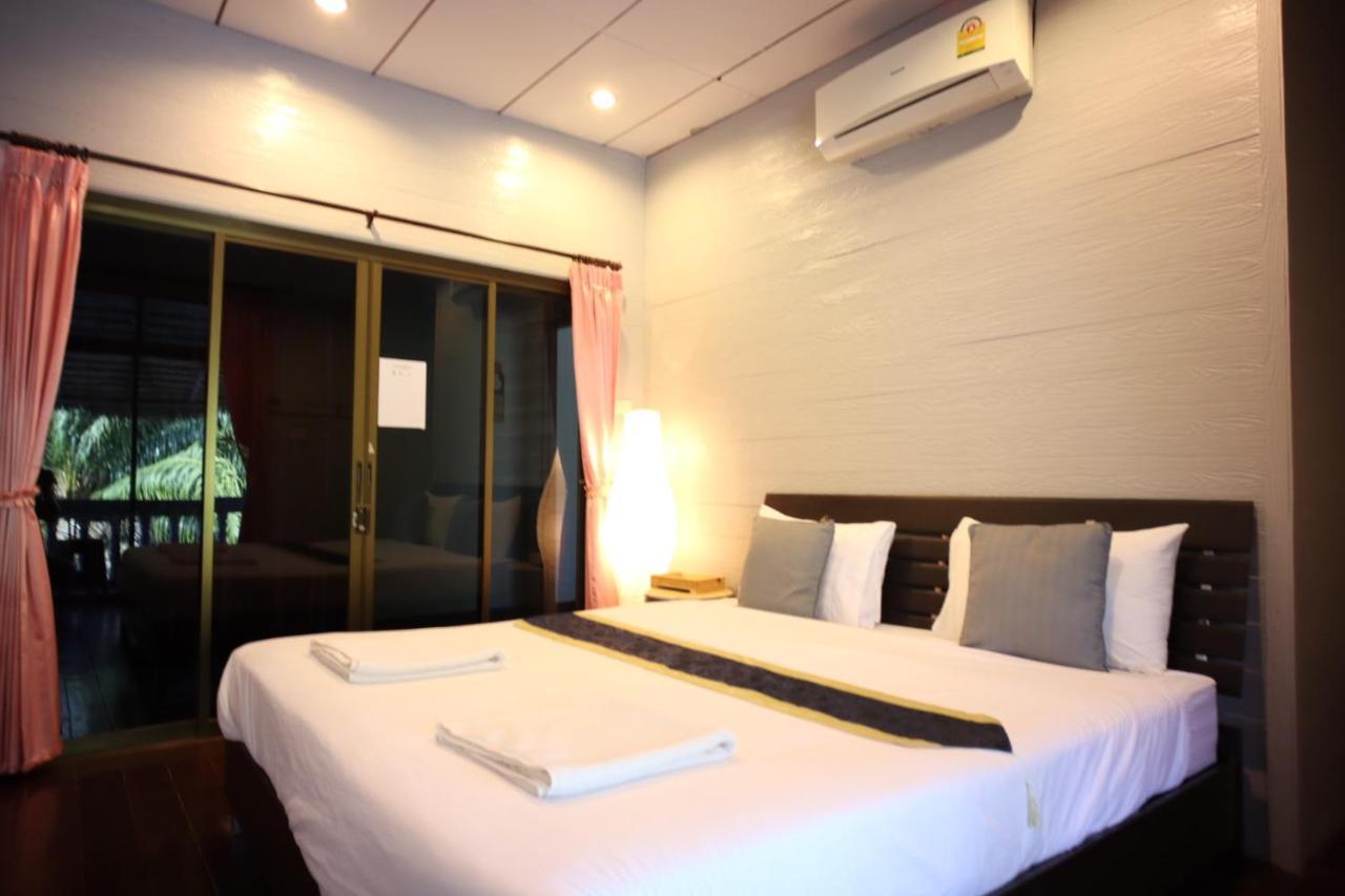 Marina Hut Guest House Ko Lanta Екстериор снимка