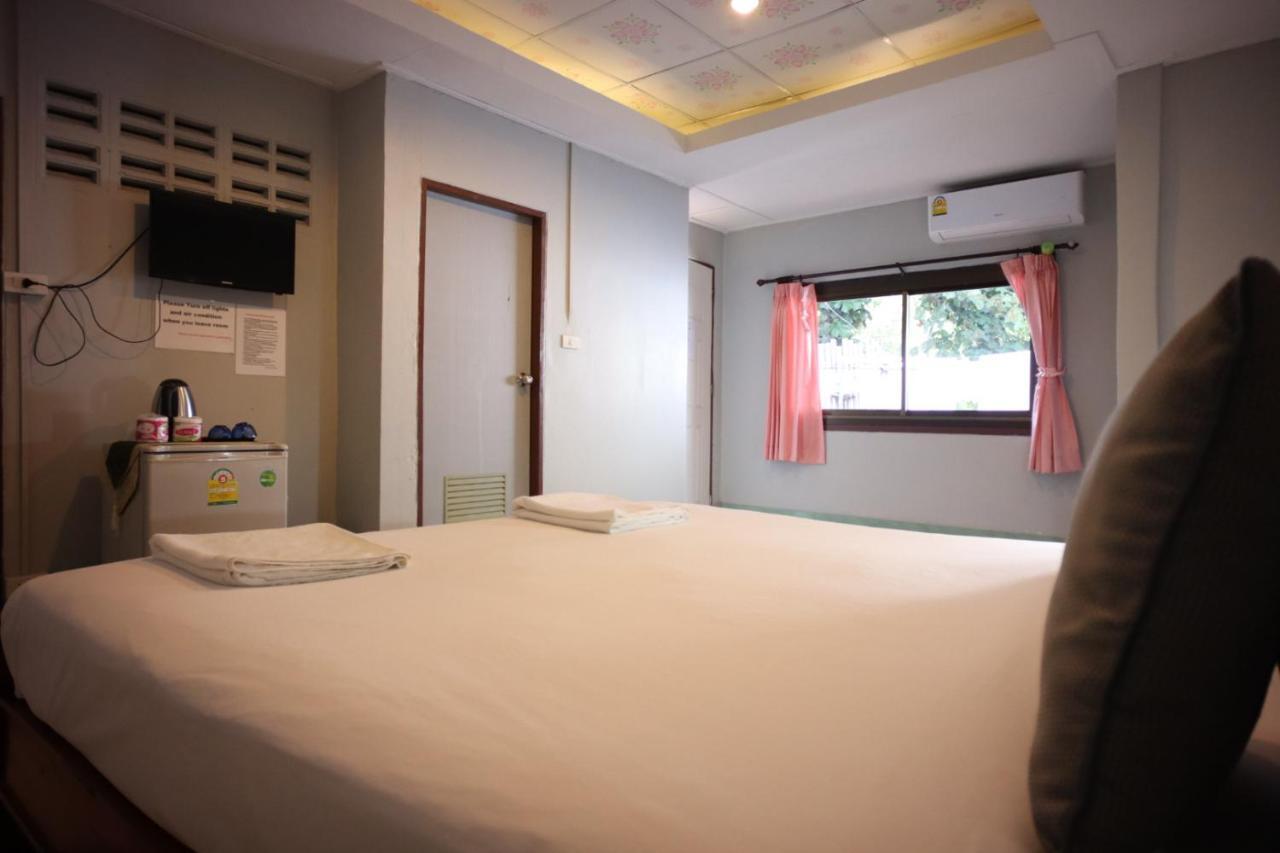 Marina Hut Guest House Ko Lanta Екстериор снимка