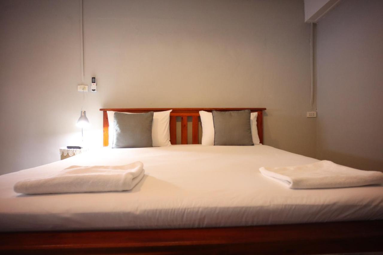Marina Hut Guest House Ko Lanta Екстериор снимка